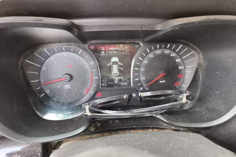 Used GAC Trumpchi GS4 2018 235T Automatic Two-Wheel Drive Luxury Smart Connectivity Version Odometer Close Up