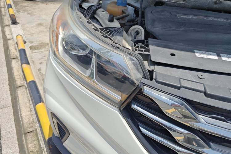 Used GAC Trumpchi GS4 2018 235T Automatic Two-Wheel Drive Elite Edition Right Front Headlight
