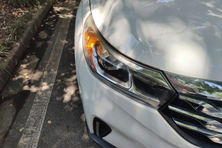 Used GAC Trumpchi GS4 2018 200T G-DCT Two-Wheel Drive Elite Edition Right Front Headlight