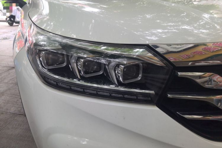 Used GAC Trumpchi GS4 2018 235T Automatic Two-Wheel Drive Luxury Smart Connectivity Millionth Anniversary Edition Right Front Headlight