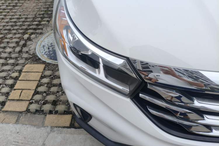 Used GAC Trumpchi GS4 2018 200T G-DCT Two-Wheel Drive Elite Edition Right Front Headlight
