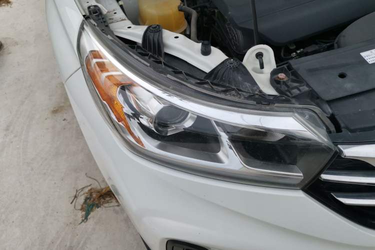 Used GAC Trumpchi GS4 2018 200T Manual Two-Wheel Drive Elite Edition Right Front Headlight