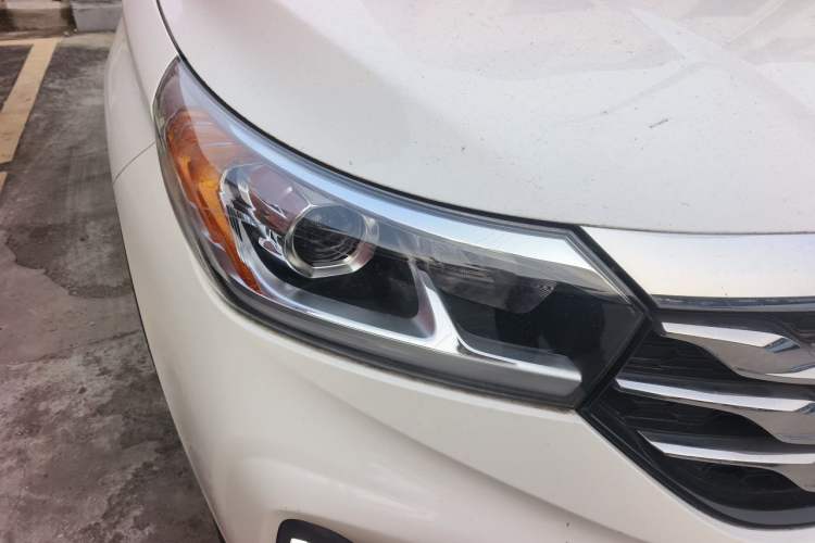 Used GAC Trumpchi GS4 2018 235T Automatic Two-Wheel Drive Luxury Smart Connectivity Version Right Front Headlight