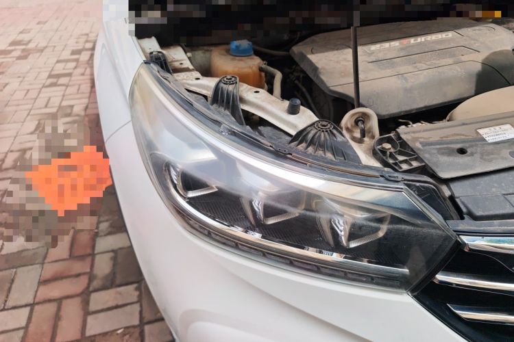 Used GAC Trumpchi GS4 2018 235T Automatic Two-Wheel-Drive Supreme Edition Right Front Headlight