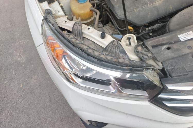 Used GAC Trumpchi GS4 2018 235T Automatic Two-Wheel Drive Elite Edition Right Front Headlight