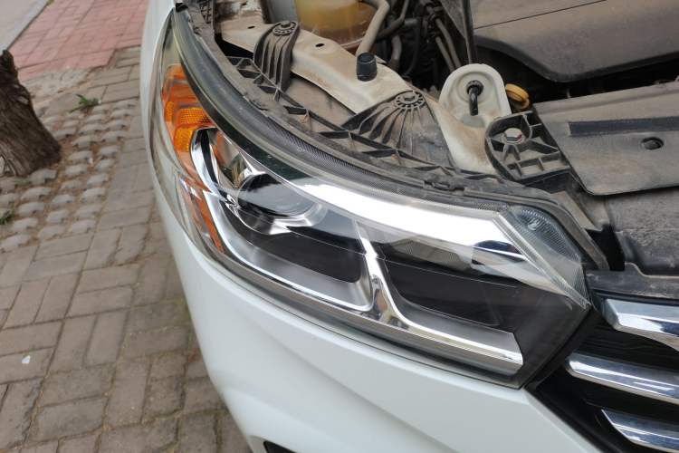 Used GAC Trumpchi GS4 2018 200T Manual Two-Wheel Drive Comfort Edition Right Front Headlight