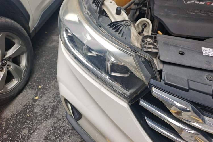 Used GAC Trumpchi GS4 2018 235T Automatic Two-Wheel Drive Luxury Smart Connectivity Millionth Anniversary Edition Right Front Headlight