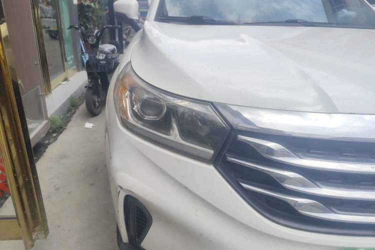 Used GAC Trumpchi GS4 2018 200T Manual Two-Wheel Drive Elite Edition Right Front Headlight