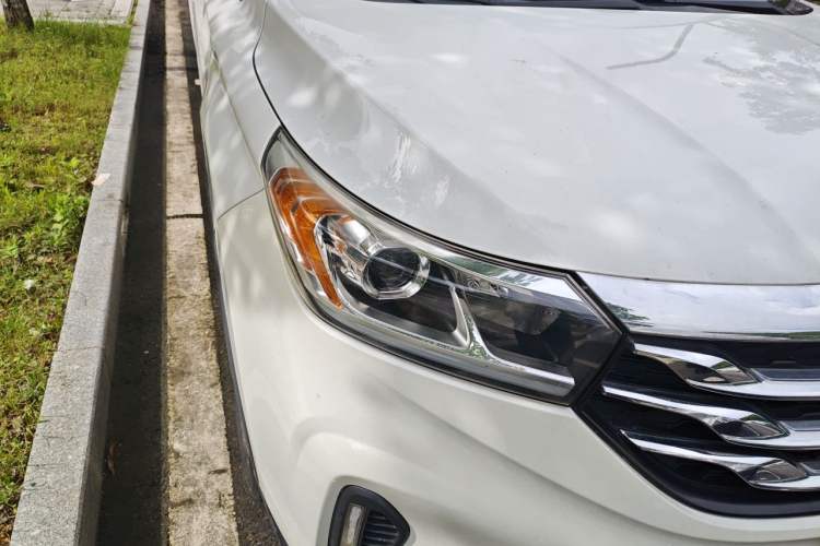 Used GAC Trumpchi GS4 2018 235T Automatic Two-Wheel Drive Luxury Smart Connectivity Version Right Front Headlight