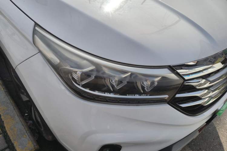 Used GAC Trumpchi GS4 2018 235T Automatic Two-Wheel-Drive Supreme Edition Right Front Headlight