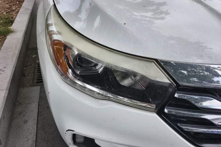 Used GAC Trumpchi GS4 2018 235T Automatic Two-Wheel Drive Luxury Smart Connectivity Version Right Front Headlight