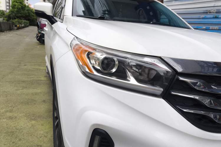 Used GAC Trumpchi GS4 2018 235T Automatic Two-Wheel Drive Elite Millionth Anniversary Edition Right Front Headlight