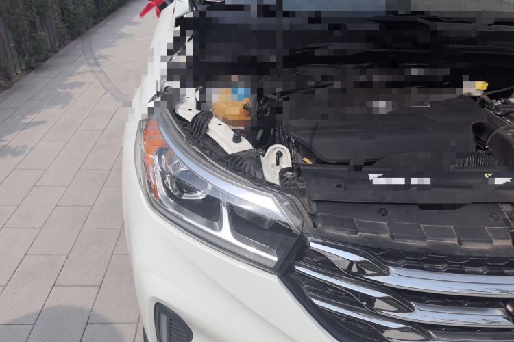 Used GAC Trumpchi GS4 2018 235T Automatic Two-Wheel Drive Elite Millionth Anniversary Edition Right Front Headlight