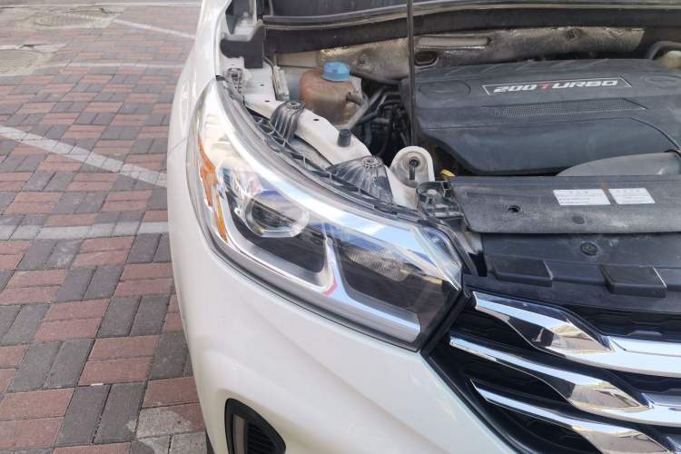 Used GAC Trumpchi GS4 2018 235T G-DCT Two-Wheel Drive Elite Edition Right Front Headlight