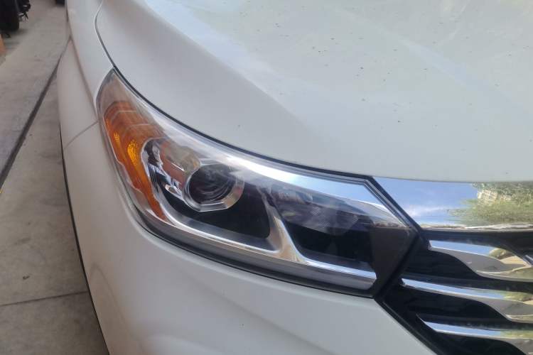 Used GAC Trumpchi GS4 2018 235T Automatic Two-Wheel Drive Elite Millionth Anniversary Edition Right Front Headlight