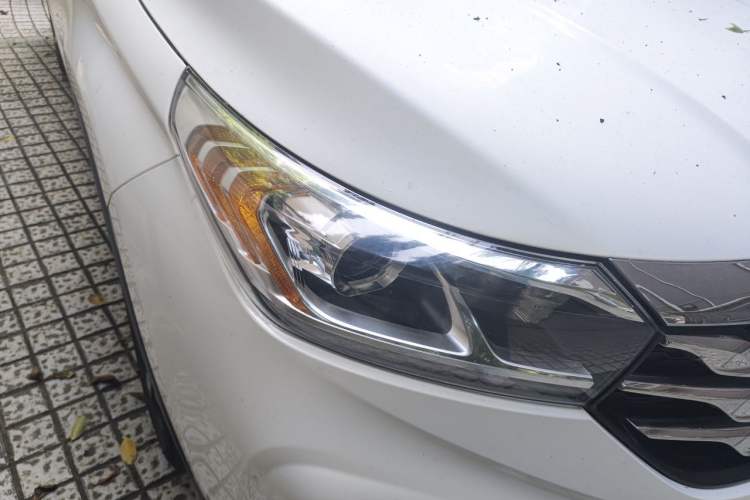 Used GAC Trumpchi GS4 2018 235T Automatic Two-Wheel Drive Luxury Smart Connectivity Version Right Front Headlight