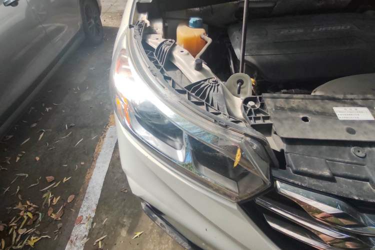 Used GAC Trumpchi GS4 2018 200T G-DCT Two-Wheel Drive Elite Edition Right Front Headlight