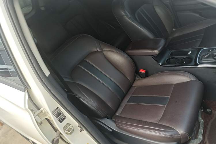 Used GAC Trumpchi GS4 2018 235T Automatic Two-Wheel Drive Luxury Smart Connectivity Version Right Front Seat