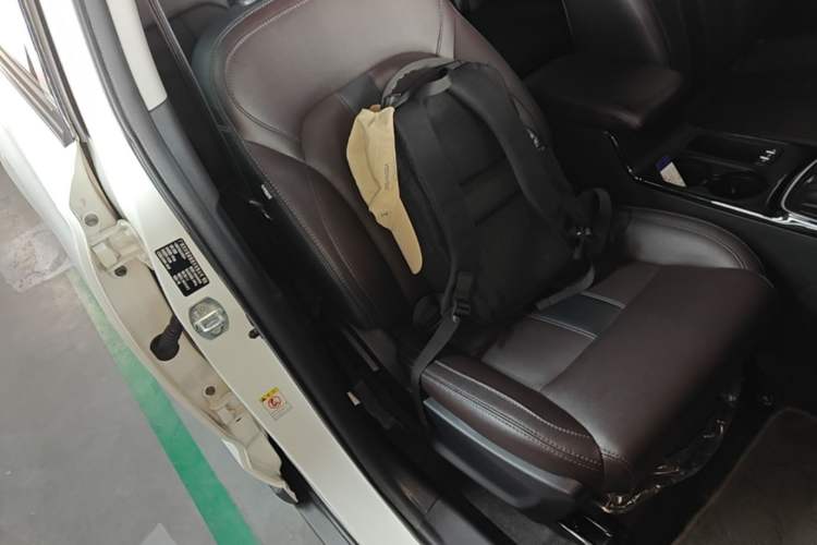 Used GAC Trumpchi GS4 2018 235T Automatic Two-Wheel Drive Luxury Smart Connectivity Version Right Front Seat