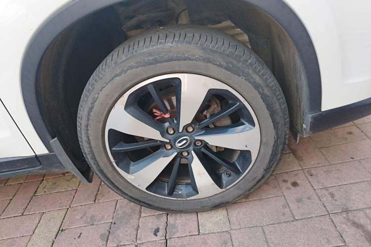 Used GAC Trumpchi GS4 2018 235T Automatic Two-Wheel Drive Luxury Smart Connectivity Millionth Anniversary Edition Right Front Wheel Hub