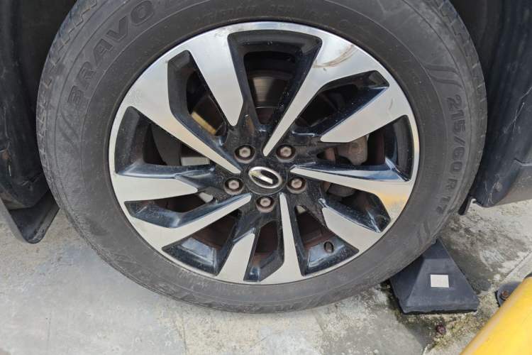 Used GAC Trumpchi GS4 2018 235T Automatic Two-Wheel Drive Elite Edition Right Front Wheel Hub