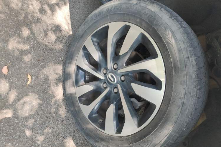 Used GAC Trumpchi GS4 2018 200T G-DCT Two-Wheel Drive Elite Edition Right Front Wheel Hub