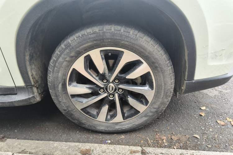 Used GAC Trumpchi GS4 2018 235T Automatic Two-Wheel Drive Elite Millionth Anniversary Edition Right Front Wheel Hub