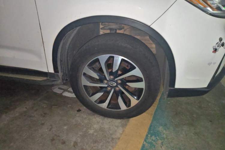 Used GAC Trumpchi GS4 2018 235T Automatic Two-Wheel Drive Elite Edition Right Front Wheel Hub