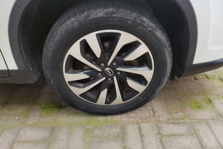 Used GAC Trumpchi GS4 2018 200T Manual Two-Wheel Drive Comfort Edition Right Front Wheel Hub