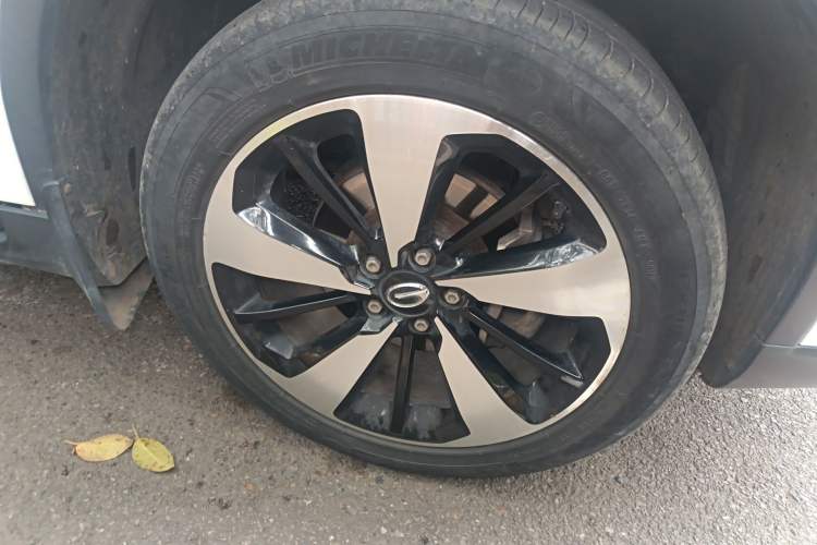Used GAC Trumpchi GS4 2018 235T Automatic Two-Wheel Drive Luxury Smart Connectivity Millionth Anniversary Edition Right Front Wheel Hub