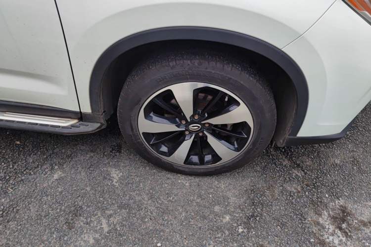Used GAC Trumpchi GS4 2018 235T Automatic Two-Wheel Drive Luxury Smart Connectivity Version Right Front Wheel Hub