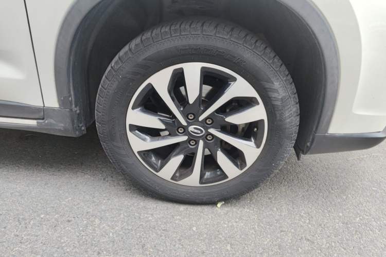Used GAC Trumpchi GS4 2018 235T Automatic Two-Wheel Drive Elite Millionth Anniversary Edition Right Front Wheel Hub