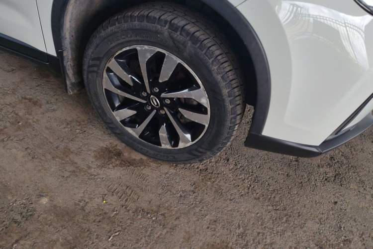 Used GAC Trumpchi GS4 2018 235T Automatic Two-Wheel Drive Elite Millionth Anniversary Edition Right Front Wheel Hub