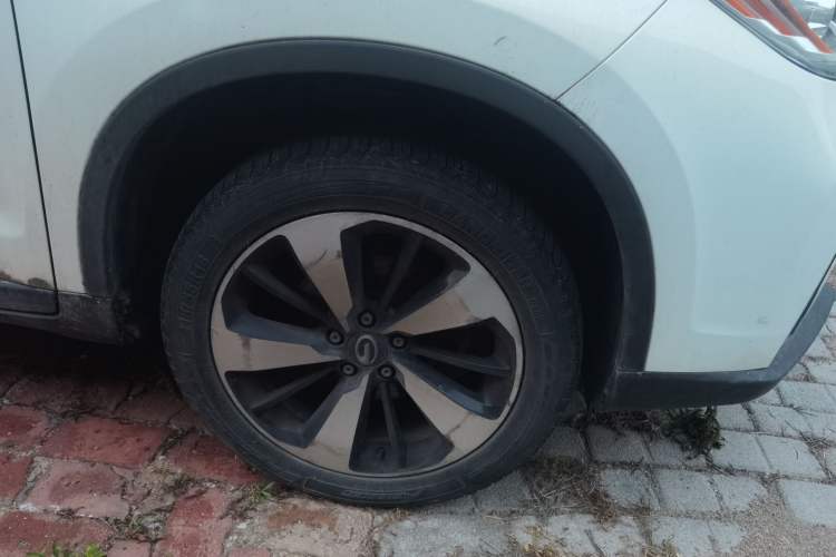 Used GAC Trumpchi GS4 2018 235T Automatic Two-Wheel Drive Luxury Smart Connectivity Version Right Front Wheel Hub