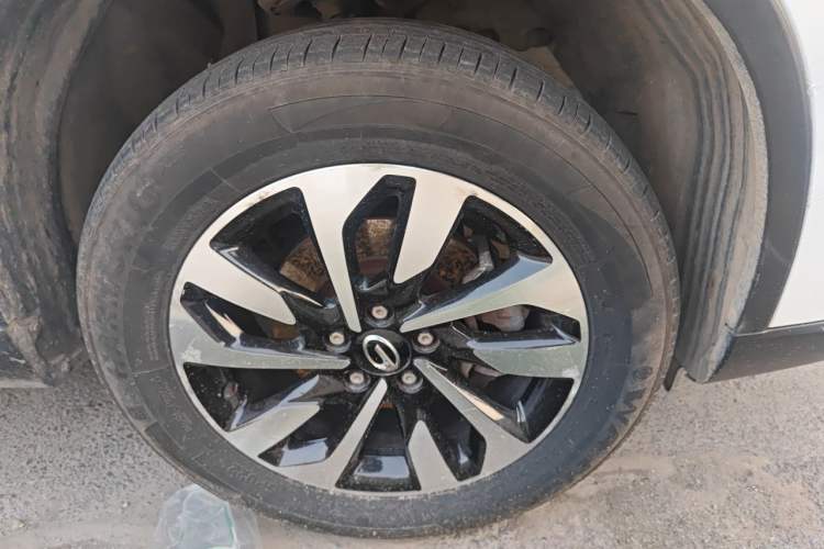 Used GAC Trumpchi GS4 2018 235T Automatic Two-Wheel Drive Elite Edition Right Front Wheel Hub