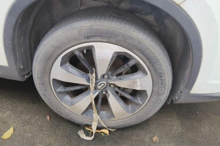 Used GAC Trumpchi GS4 2018 235T Automatic Two-Wheel Drive Luxury Smart Connectivity Version Right Front Wheel Hub