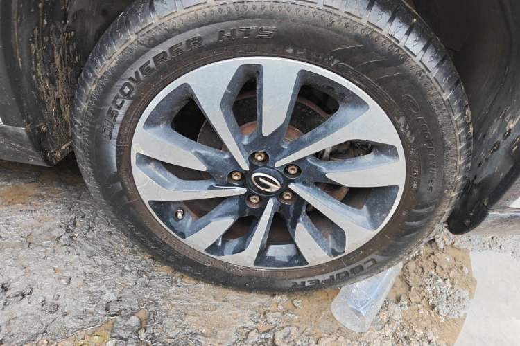 Used GAC Trumpchi GS4 2018 235T Manual Two-Wheel Drive Elite Edition Right Front Wheel Hub