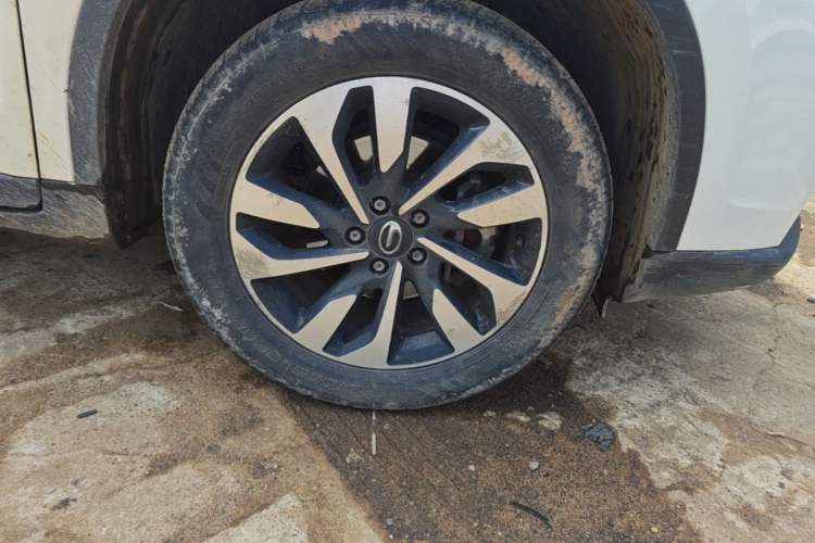 Used GAC Trumpchi GS4 2018 235T Automatic Two-Wheel Drive Elite Millionth Anniversary Edition Right Front Wheel Hub