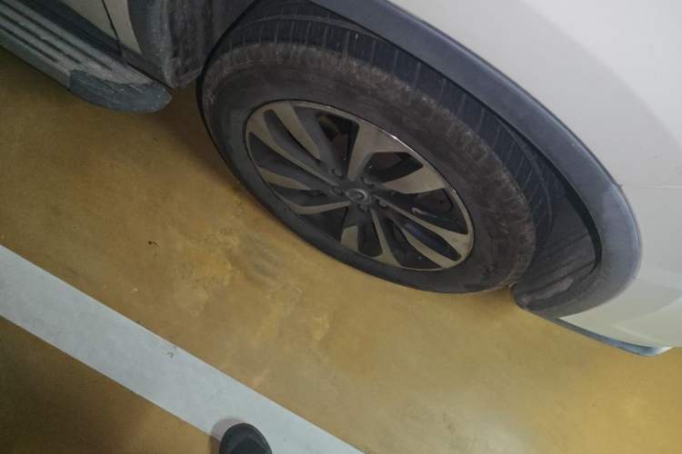 Used GAC Trumpchi GS4 2018 235T Automatic Two-Wheel Drive Elite Millionth Anniversary Edition Right Front Wheel Hub