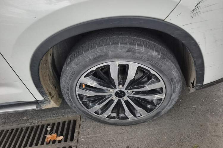 Used GAC Trumpchi GS4 2018 235T Automatic Two-Wheel Drive Luxury Smart Connectivity Version Right Front Wheel Hub