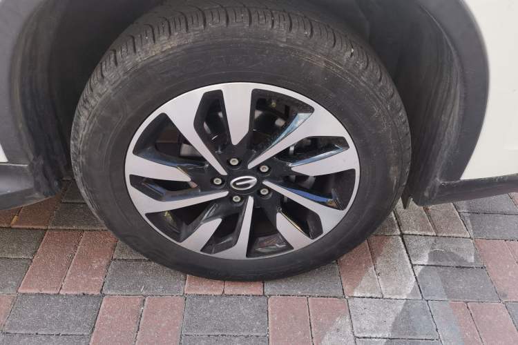 Used GAC Trumpchi GS4 2018 235T G-DCT Two-Wheel Drive Elite Edition Right Front Wheel Hub