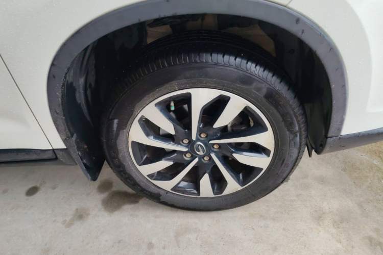 Used GAC Trumpchi GS4 2018 235T Automatic Two-Wheel Drive Elite Millionth Anniversary Edition Right Front Wheel Hub