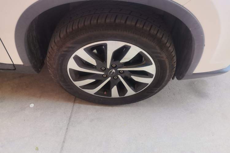 Used GAC Trumpchi GS4 2018 235T Automatic Two-Wheel Drive Elite Millionth Anniversary Edition Right Front Wheel Hub