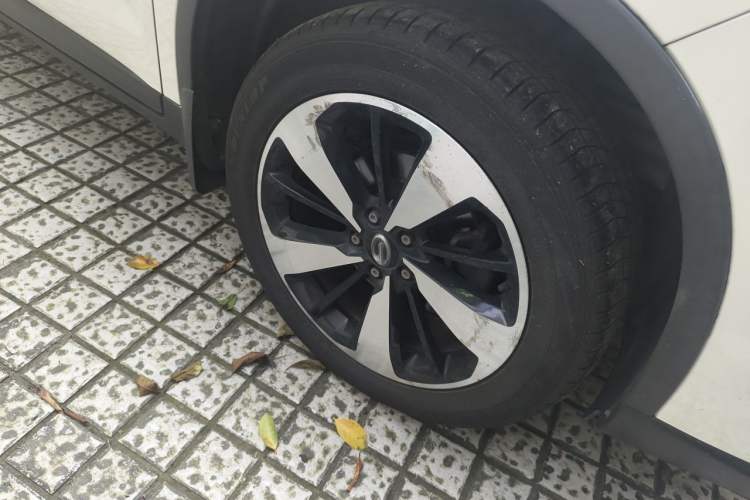 Used GAC Trumpchi GS4 2018 235T Automatic Two-Wheel Drive Luxury Smart Connectivity Version Right Front Wheel Hub