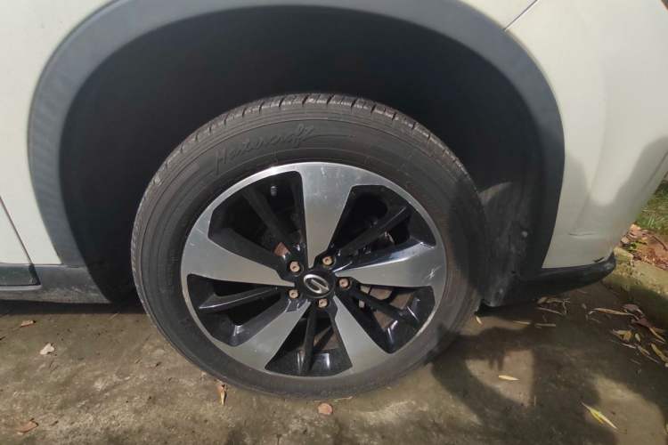 Used GAC Trumpchi GS4 2018 200T G-DCT Two-Wheel Drive Elite Edition Right Front Wheel Hub