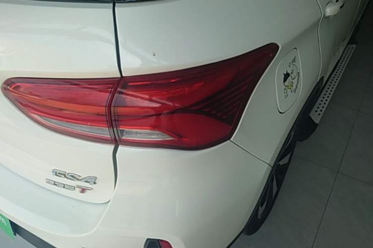 Used GAC Trumpchi GS4 2018 235T Automatic Two-Wheel Drive Luxury Smart Connectivity Version Right Rear Taillight