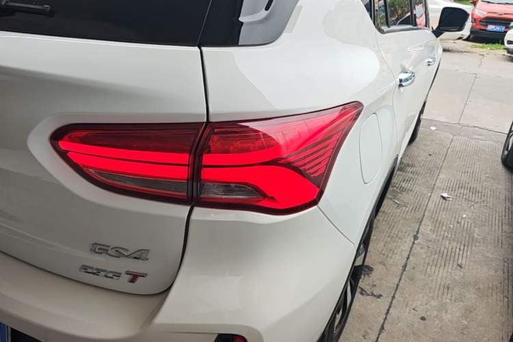 Used GAC Trumpchi GS4 2018 235T Automatic Two-Wheel Drive Luxury Smart Connectivity Version Right Rear Taillight