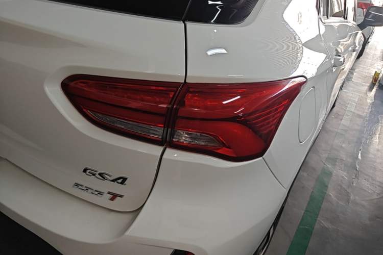 Used GAC Trumpchi GS4 2018 235T Automatic Two-Wheel Drive Luxury Smart Connectivity Version Right Rear Taillight