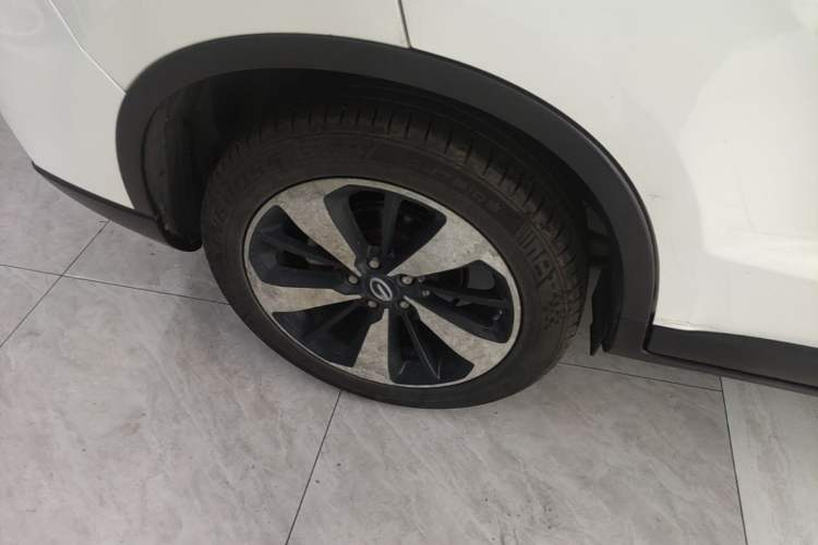 Used GAC Trumpchi GS4 2018 235T Automatic Two-Wheel Drive Luxury Smart Connectivity Millionth Anniversary Edition Right Rear Wheel Hub