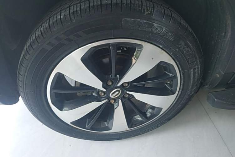 Used GAC Trumpchi GS4 2018 235T Automatic Two-Wheel Drive Luxury Smart Connectivity Version Right Rear Wheel Hub